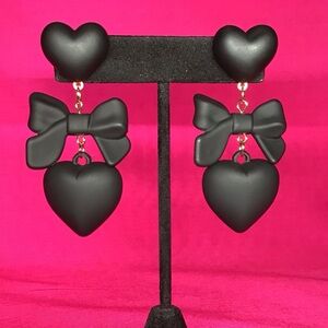 NWOT Matte Black Hearts and Bows Earrings
